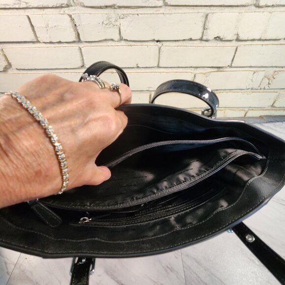 Like New Michael Kors Voyager Black Tote Bag - Picture 11 of 11